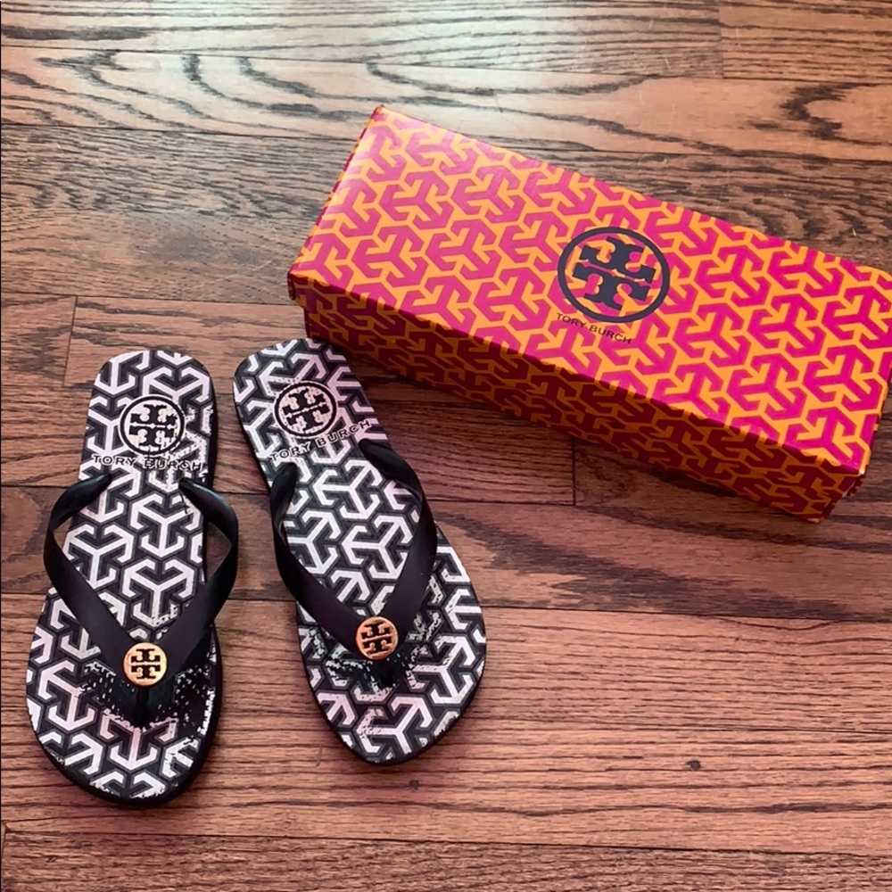 Used Black/White Tory Burch flip flops with box